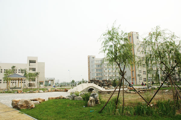 唐山勞動技師學(xué)院2017火熱招生中！