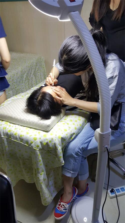 專業(yè)難怎么辦？唐山美容學(xué)校名師指導(dǎo)助你成功！