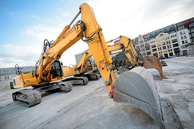 學挖掘機賺錢多嗎？