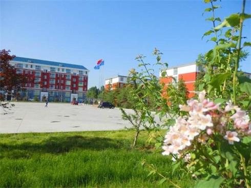 在濟南哪個學?？梢詫W口腔類專業(yè)？   