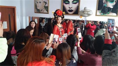 衡水亮點(diǎn)化妝攝影學(xué)校口碑好嗎？