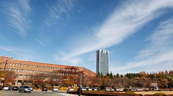 想創(chuàng)業(yè)當(dāng)老板嗎？快到泰安市陽光汽車專修學(xué)校吧！