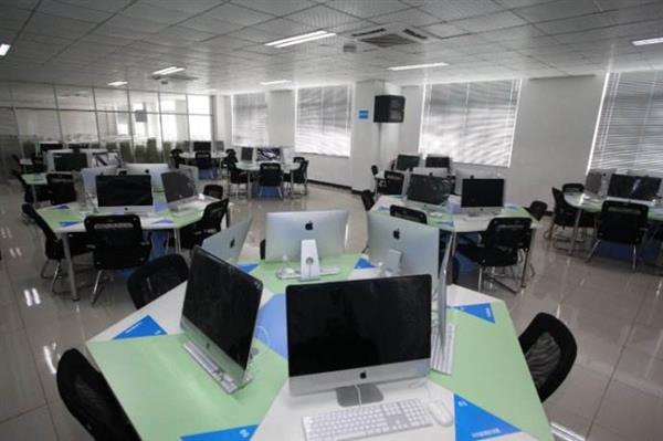 山東威海外國(guó)語(yǔ)進(jìn)修學(xué)院哪些信息技術(shù)類專業(yè)？