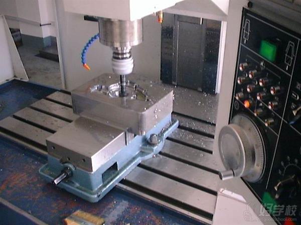 山東學數(shù)控加工哪個學校好？