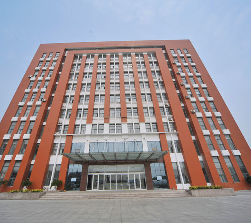 與同類院校相比，東營(yíng)市技師學(xué)院都有哪些優(yōu)勢(shì)？