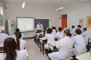 哪個學(xué)校有零基礎(chǔ)針灸推拿班？   