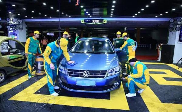 想學汽車運用與維修專業(yè)？就選邢臺汽修服裝學校！