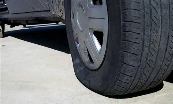 防范于未然！這些導致汽車爆胎的原因你需要知道！保定交通運輸技工學校正在講解