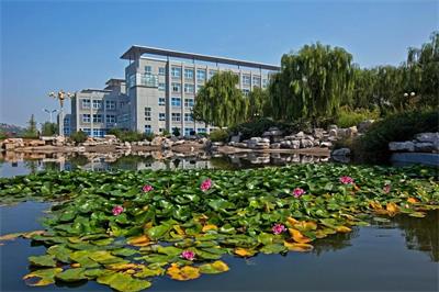 哪個學校機電一體化專業(yè)招收初中生？   