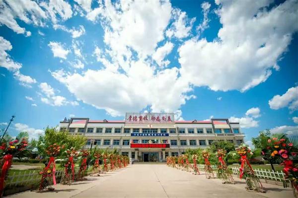 秦皇島東方航空服務(wù)專業(yè)學(xué)校2017學(xué)費多少？貴嗎？