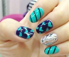 學(xué)習(xí)美甲專業(yè)課程，一對(duì)一指導(dǎo)教學(xué)